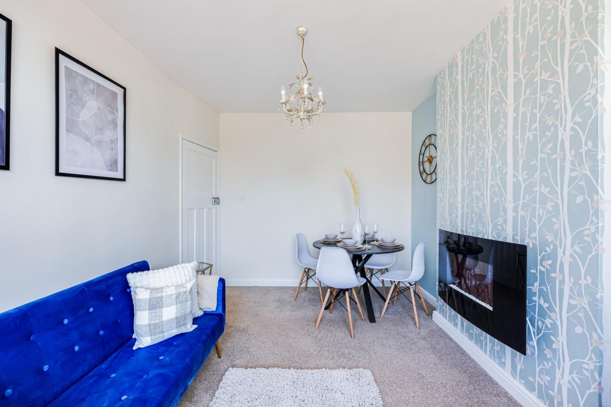 Charming Detached - Close To Town Centre - Driveway Parking, Self-check-in, Fast Wifi And Garden By Yoko Holiday home Northampton