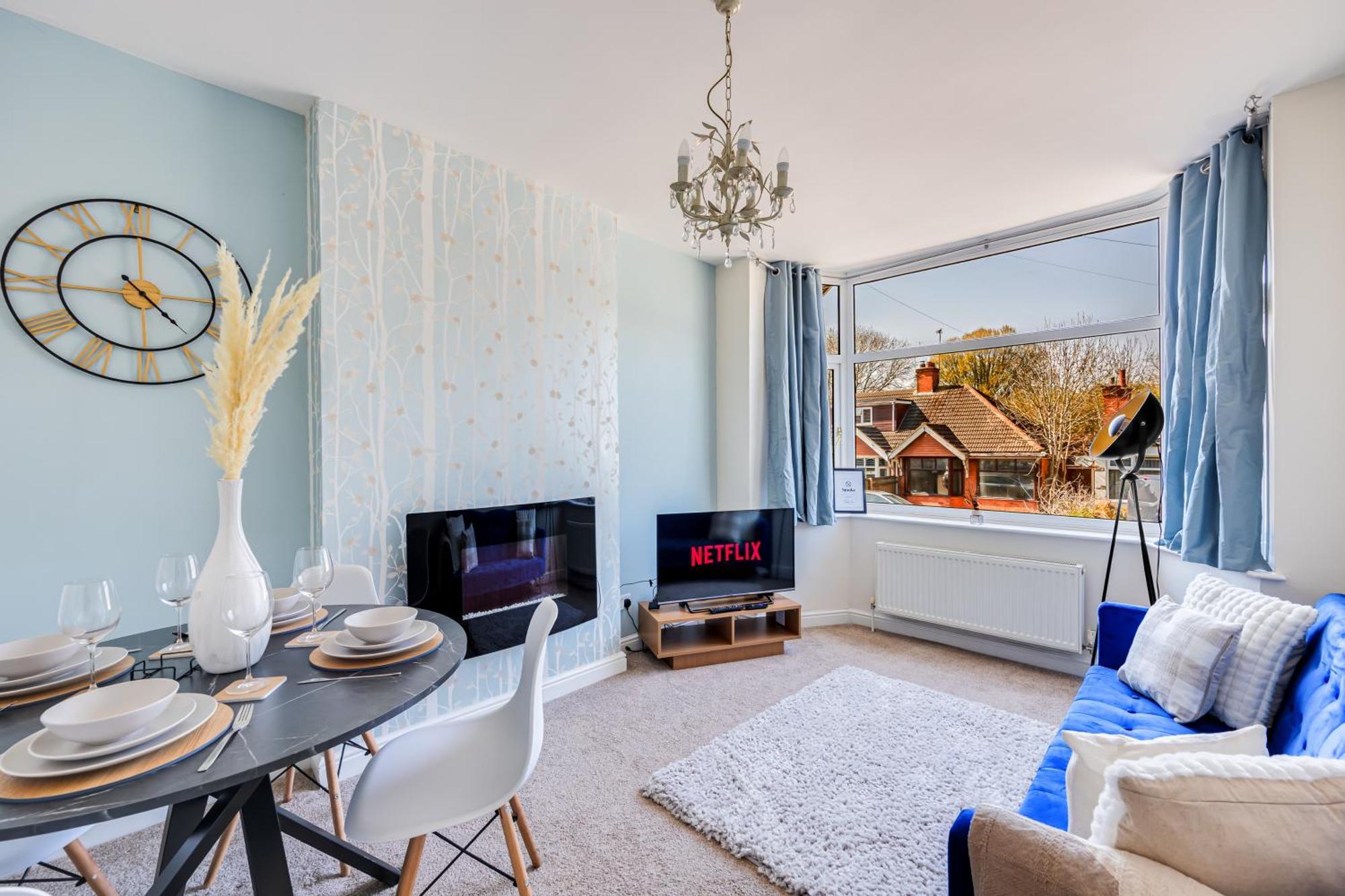 Holiday home Charming Detached - Close To Town Centre - Driveway Parking, Self-check-in, Fast Wifi And Garden By Yoko Northampton